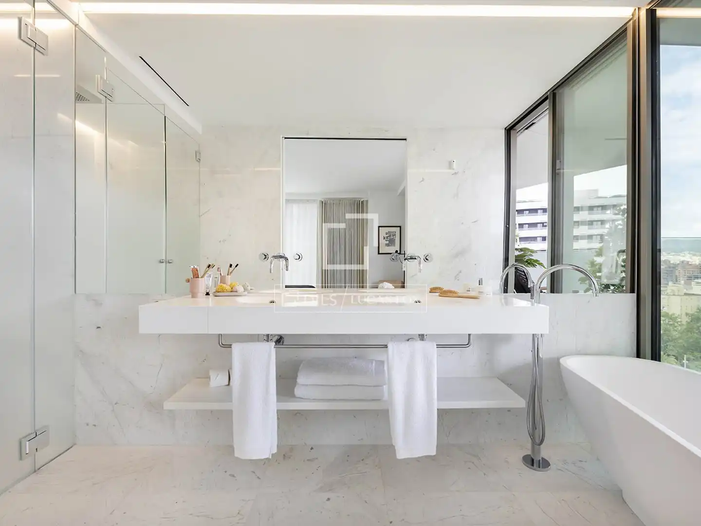 Badezimmer von Wohnung zum Verkauf in Barcelona mit Klimaanlage, Heizung und Parkett