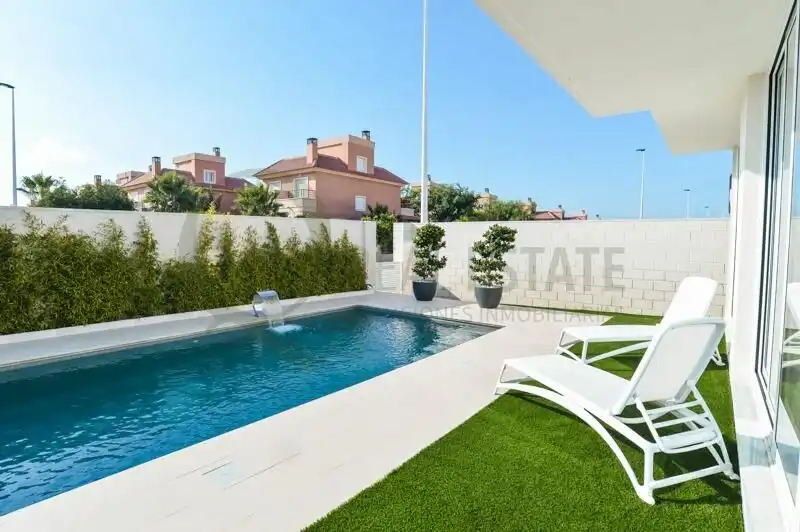 Xalet amb piscina en venda a Gran Alacant, imagen 2