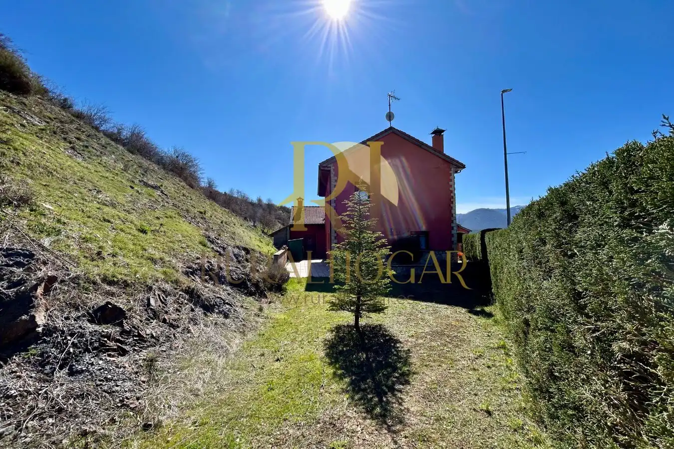 Vista exterior de Casa o chalet en venta en Riaño con Calefacción, Jardín privado y Terraza