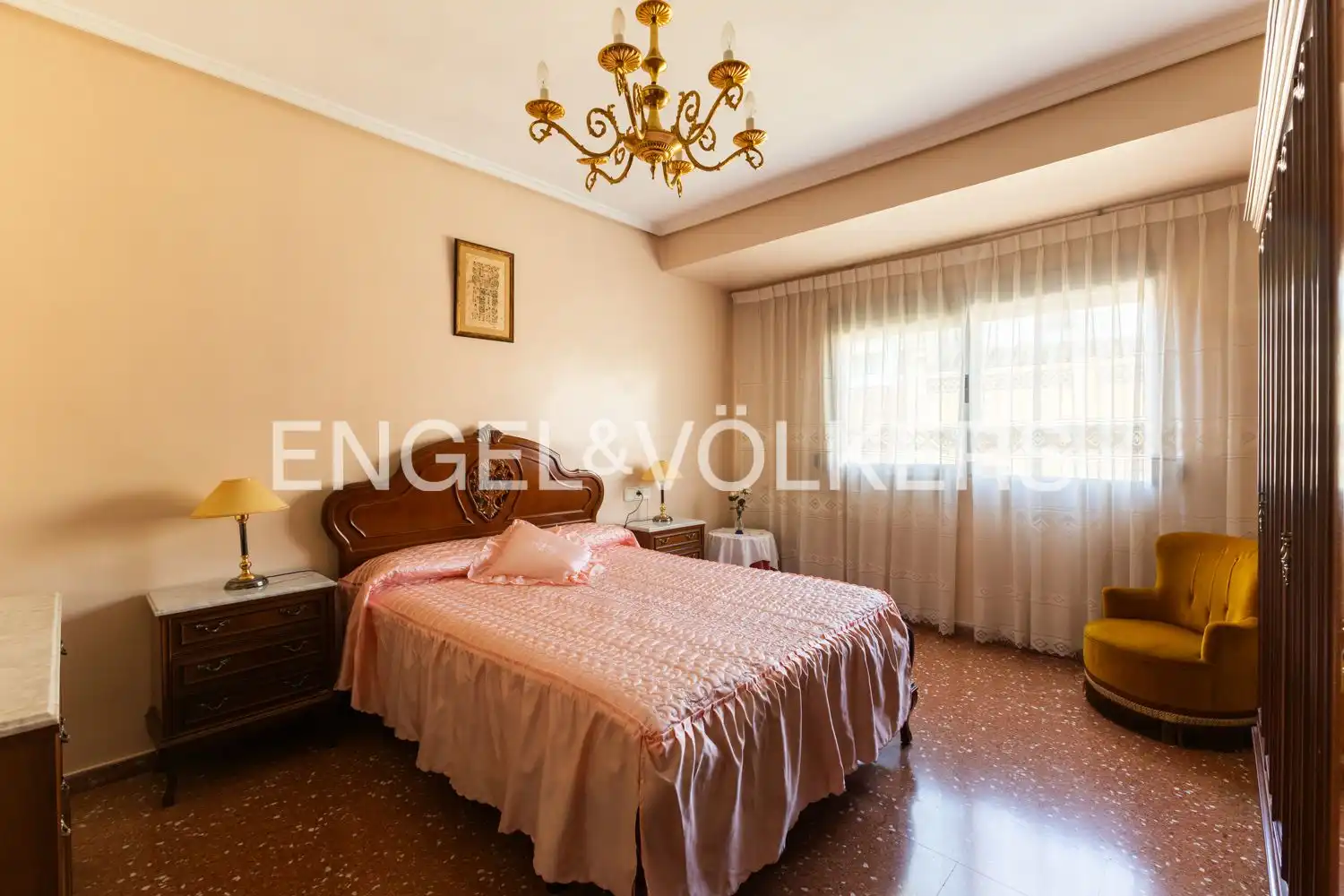 Habitación de Piso en venta en Valencia con Calefacción y Balcón