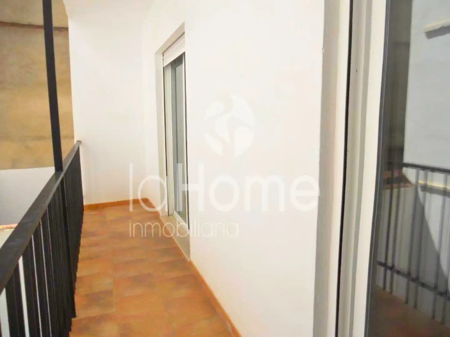 Wohnung zum Verkauf in Paterna mit Parkett, Terrasse und Ofen