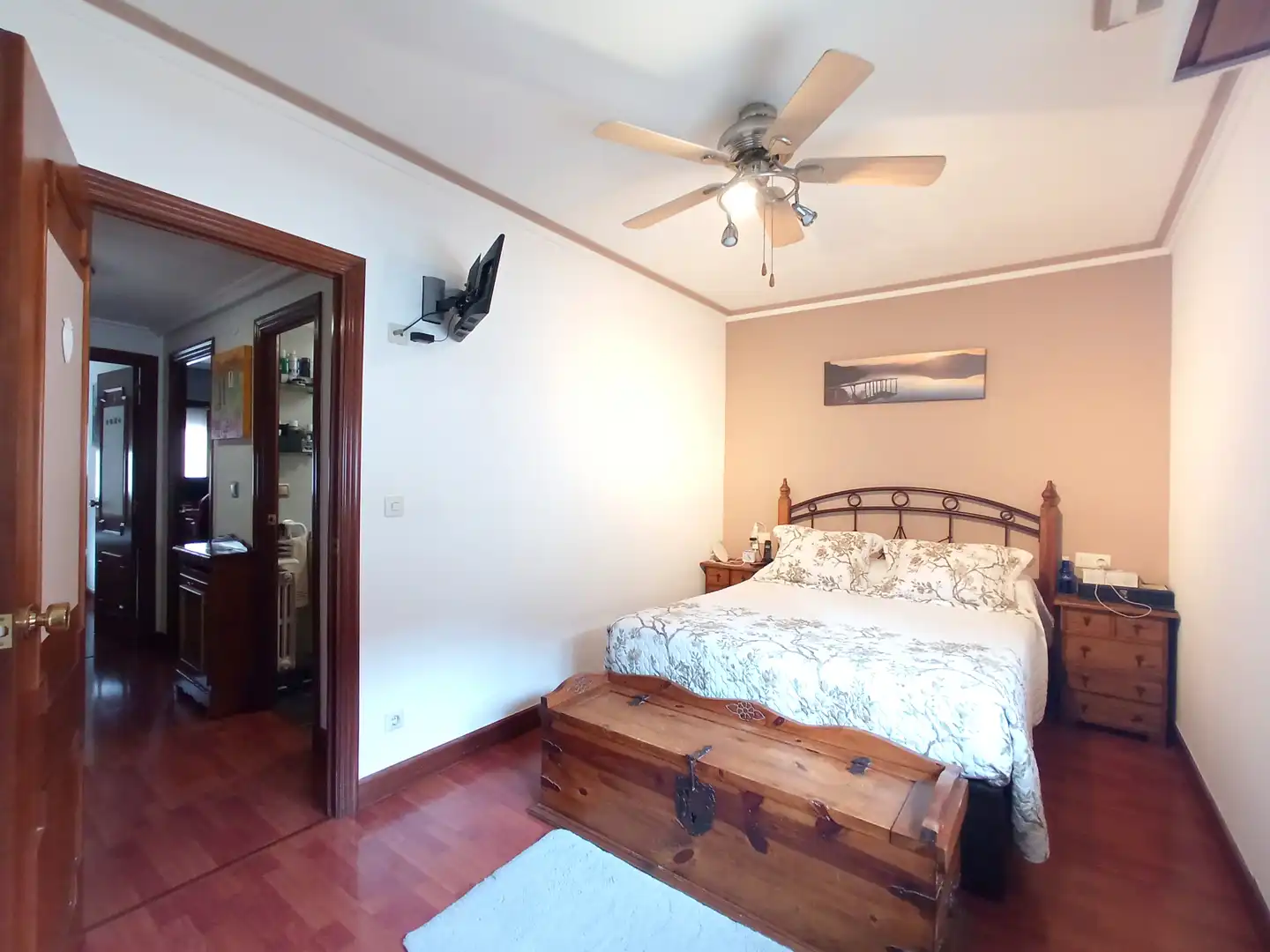 Habitación de Casa adosada en venta en Irun  con Terraza, Trastero y Amueblado