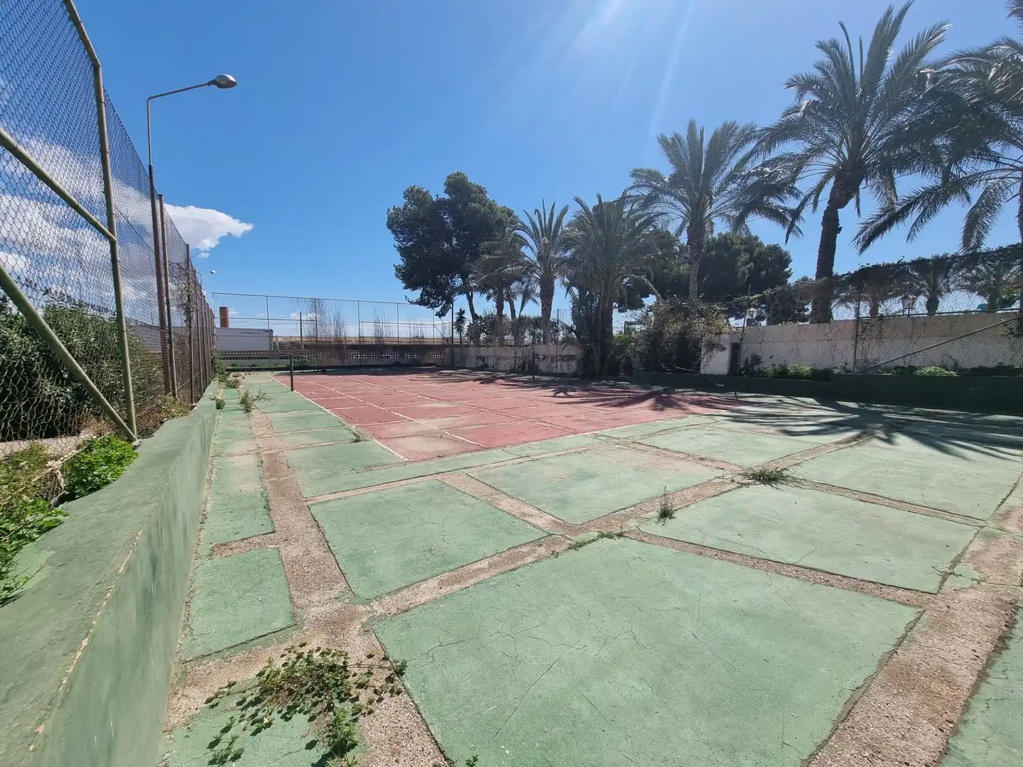 Parking de Terreno industrial en venta en Almería