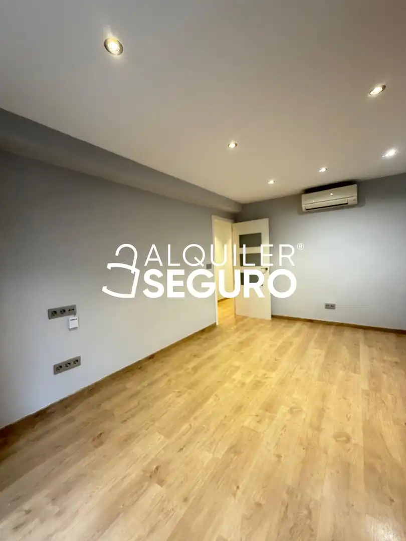 Piso de alquiler en Rio Turia, Ensanche - Río Júcar