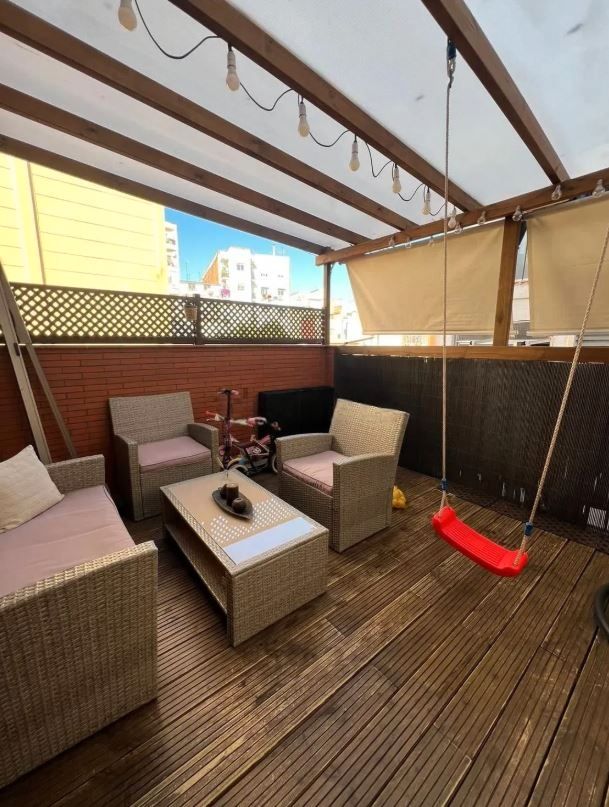 Terrassa de Pis en venda en L'Hospitalet de Llobregat amb Aire condicionat, Calefacció i Parquet