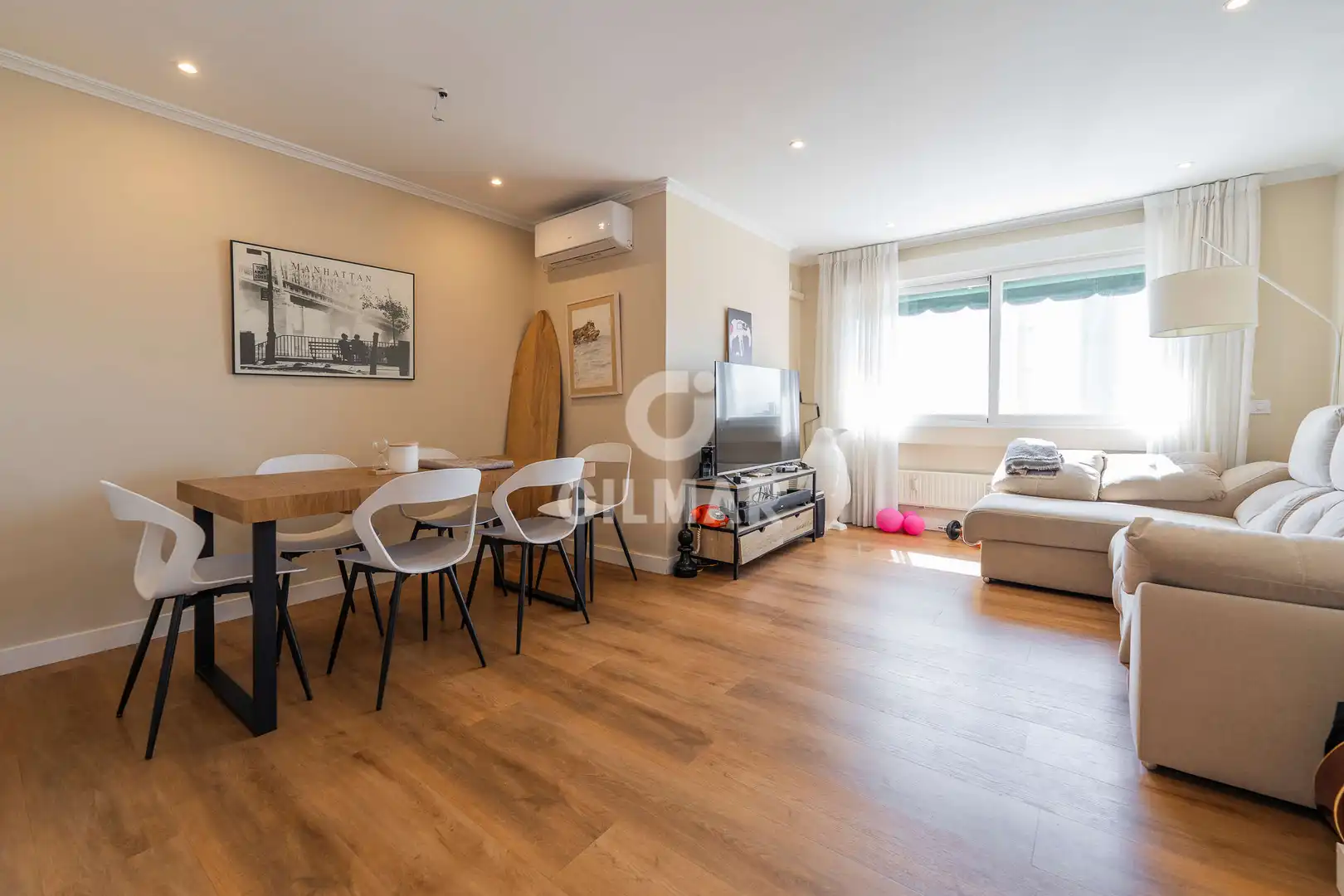 Vista exterior de Piso en venta en  Madrid Capital con Calefacción, Jardín privado y Piscina