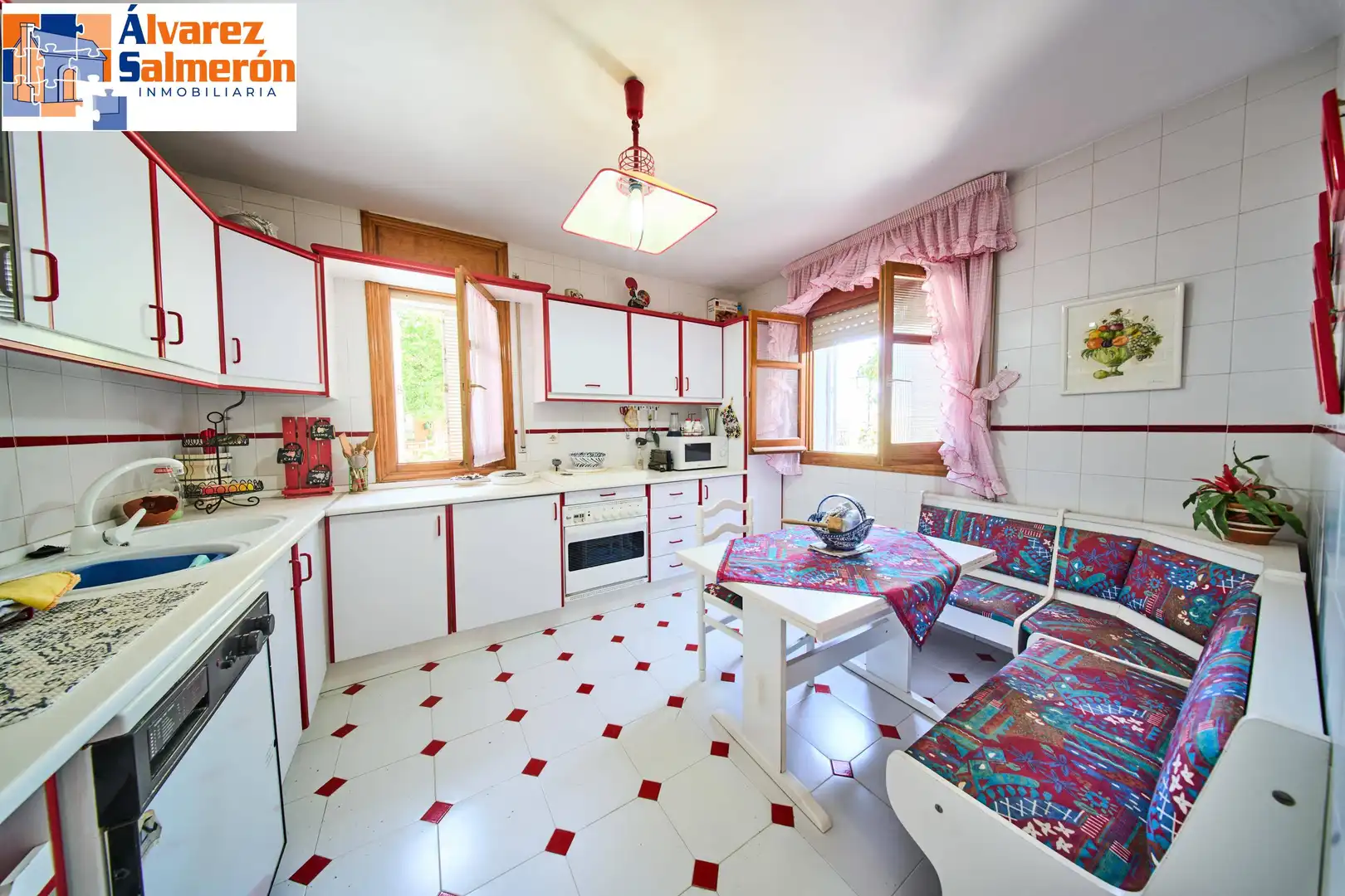 Cocina de Casa o chalet en venta en Villa de Otura con Jardín privado y Terraza
