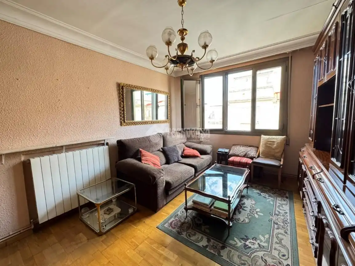 Sala de estar de Piso en venta en Zaragoza con Calefacción y Parquet