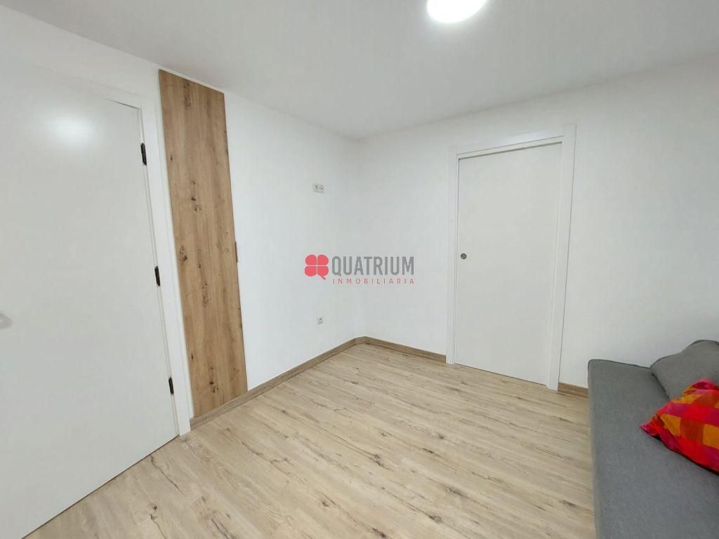 Bedroom of Flat to rent in Santiago de Compostela   with Heating and Furnished