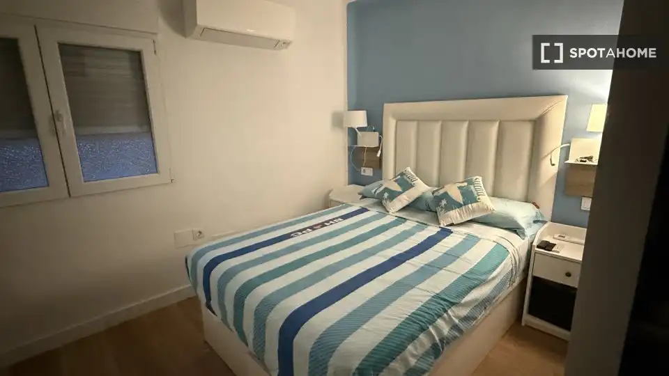 Bedroom of Flat for rent in Málaga  with Air Conditioner, Heating and Furnished