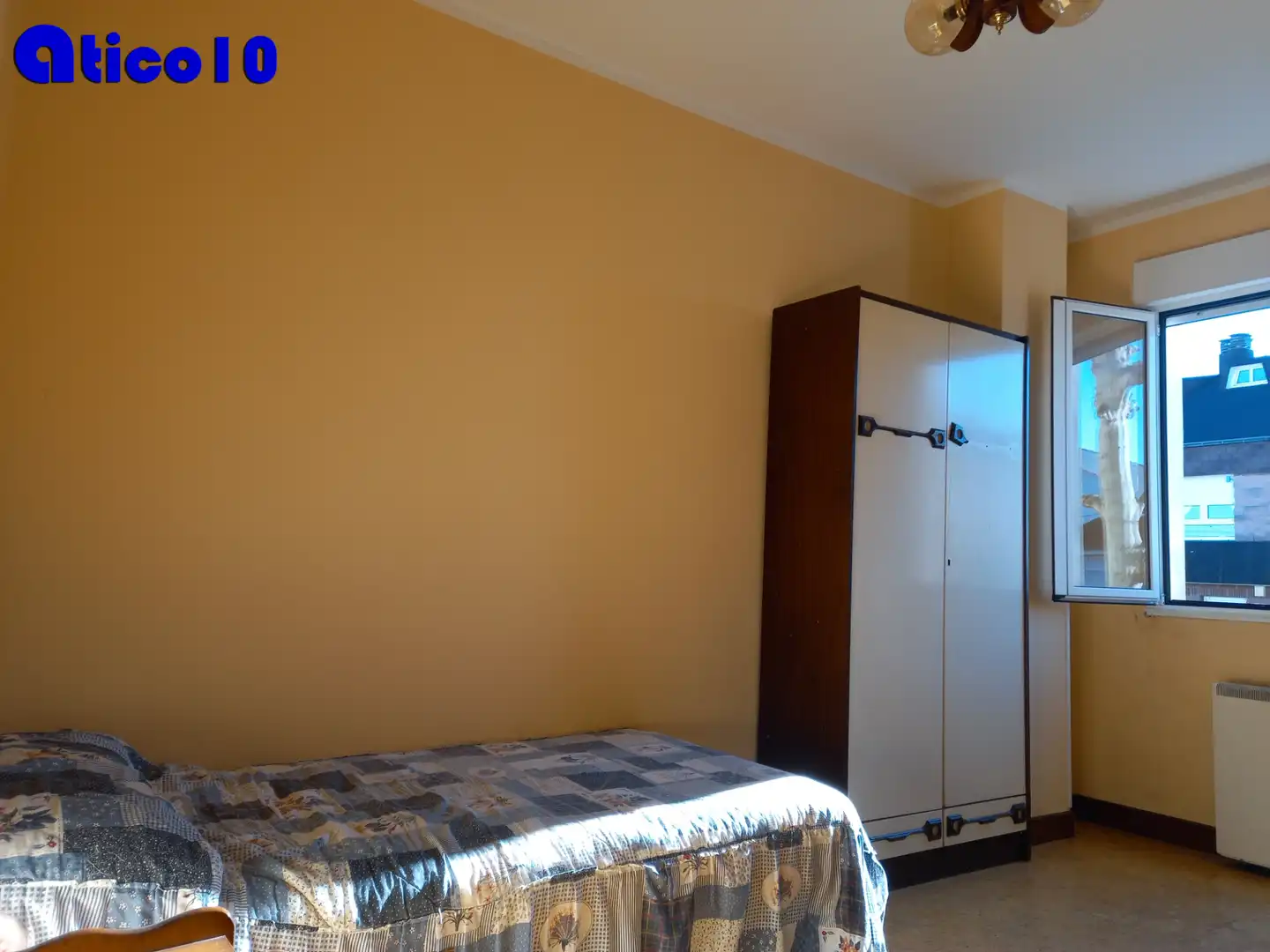 Schlafzimmer von Einfamilien-Reihenhaus zum Verkauf in Oviedo  mit Heizung, Privatgarten und Parkett