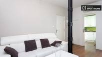 Living room of Flat to rent in  Madrid Capital  with Air Conditioner, Heating and Furnished