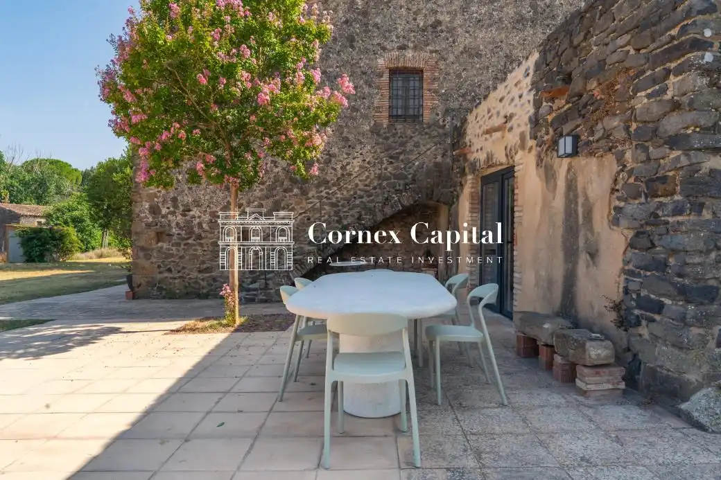 Terrasse von Country house zur Miete in Rupià mit Klimaanlage, Heizung und Privatgarten