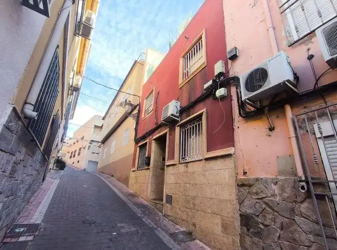 Adossat en venda a Calle Cid Campeador 21