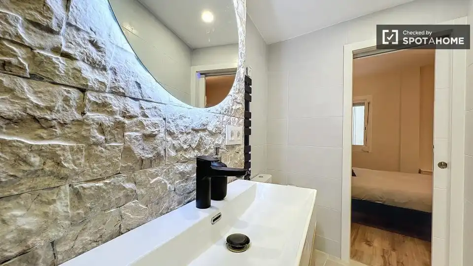 Flat with terrace to rent in Sant Martí, imagen 16