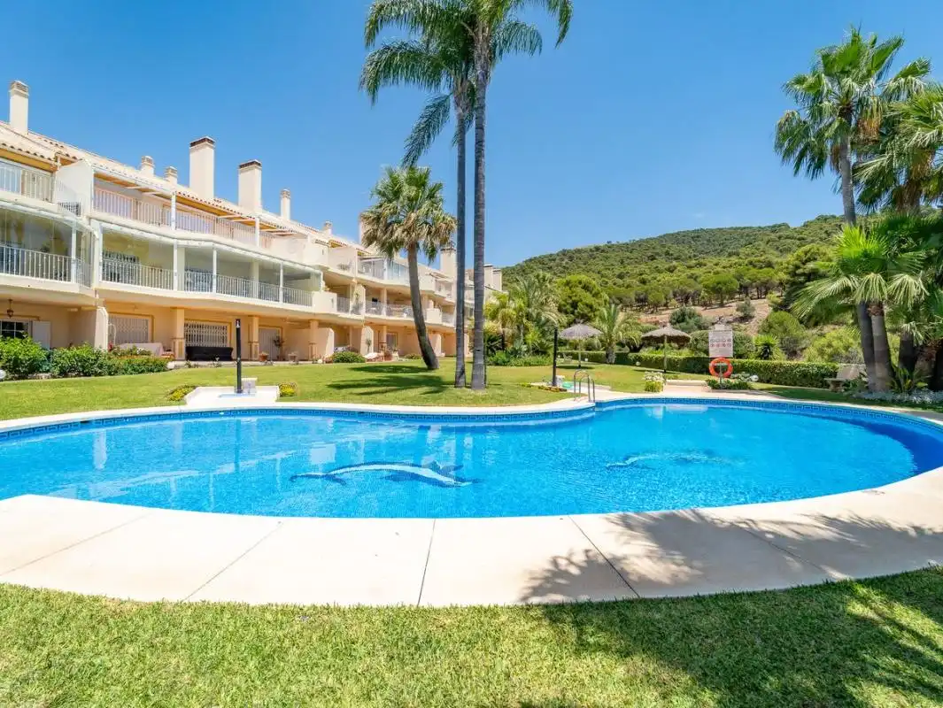 Vista exterior de Piso en venta en Alhaurín El Grande con Aire acondicionado, Calefacción y Terraza