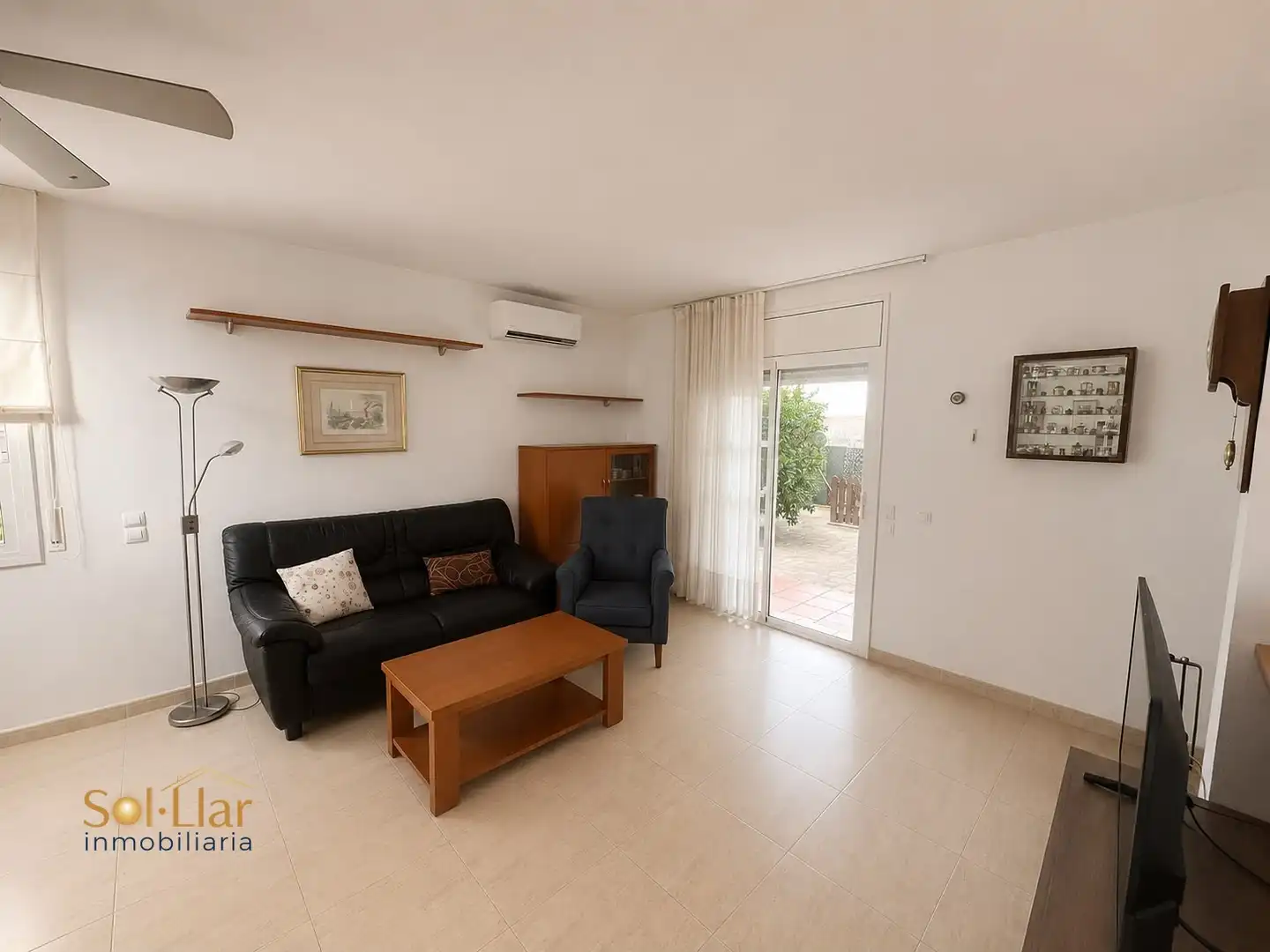 Sala de estar de Casa o chalet en venta en Mont-roig del Camp con Aire acondicionado, Calefacción y Jardín privado