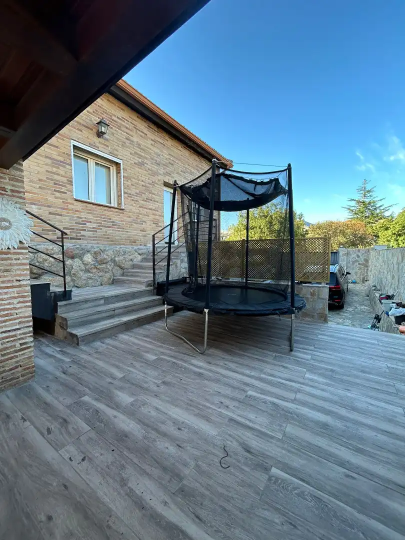 Terrassa de Casa o xalet en venda en Becerril de la Sierra amb Aire condicionat, Calefacció i Jardí privat