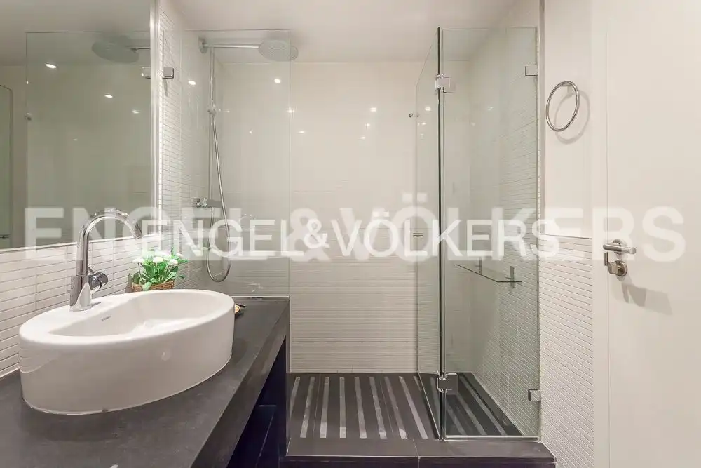 Bathroom of Attic for rent in Madrid  with Air Conditioner, Heating and Furnished