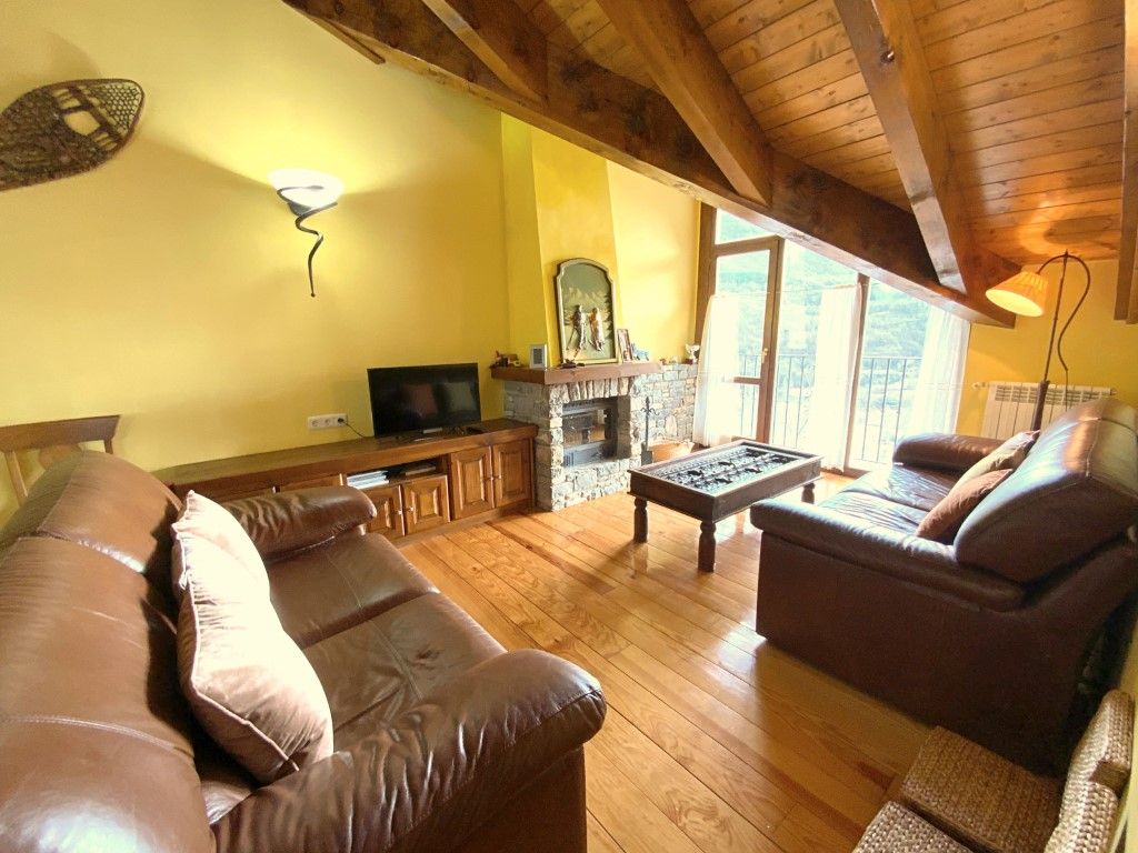 Living room of Single-family semi-detached for sale in Sahún  with Balcony