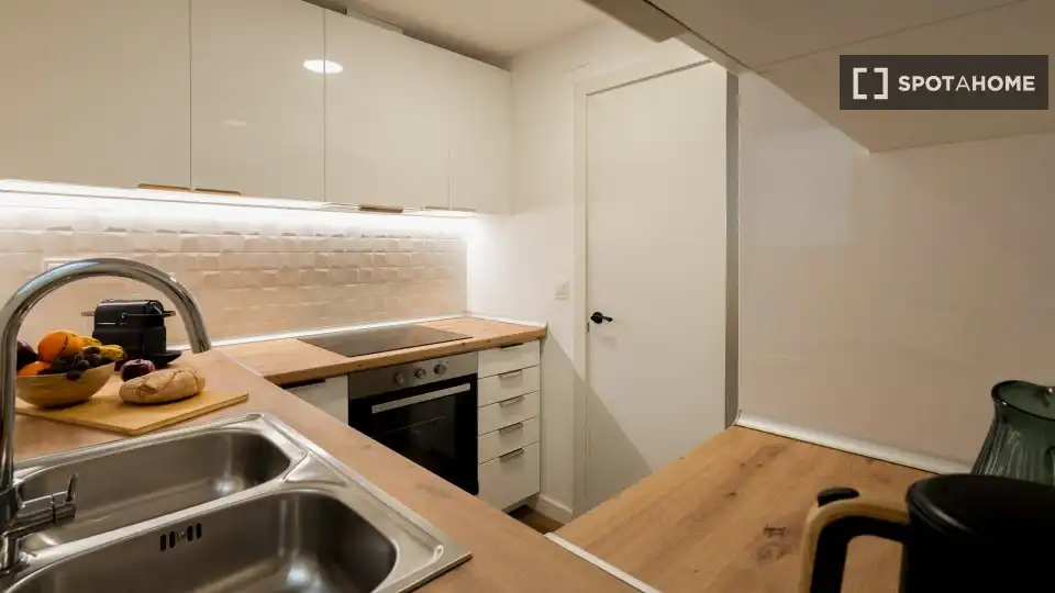 Cocina de Piso para compartir en Sabadell con Aire acondicionado, Calefacción y Amueblado