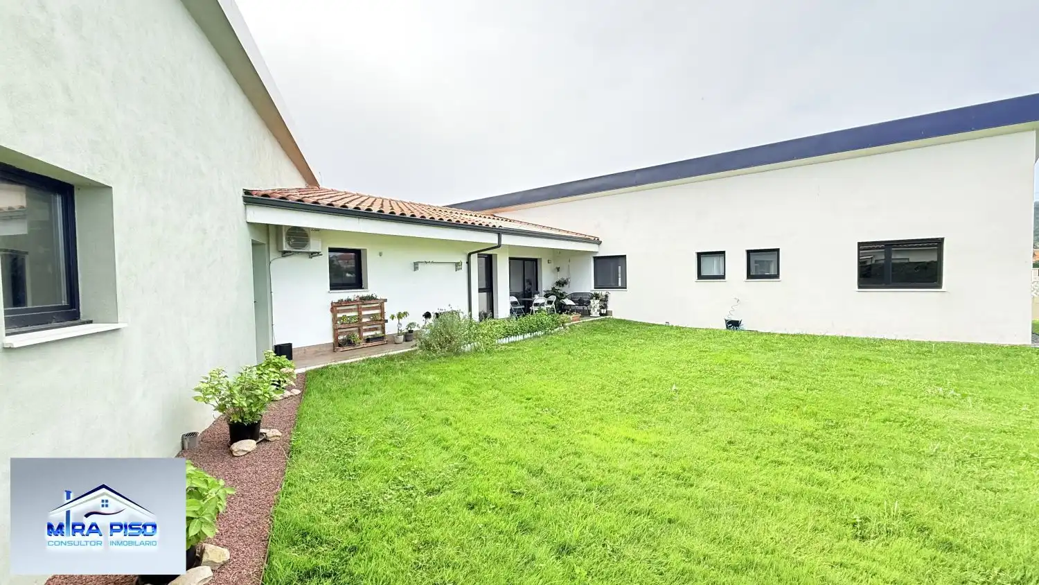 Vista exterior de Casa o chalet en venta en Las Rozas de Valdearroyo  con Calefacción, Terraza y Trastero