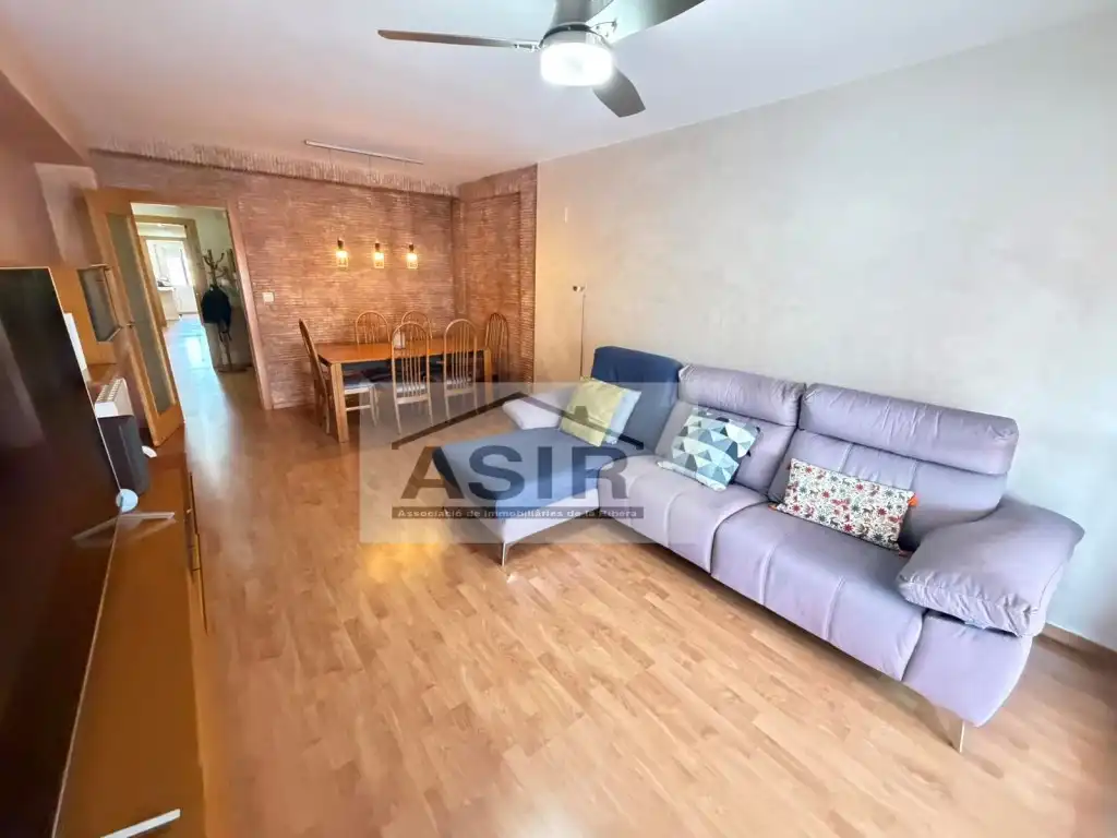 Wohnzimmer von Dachboden zum Verkauf in Alzira mit Klimaanlage und Balkon