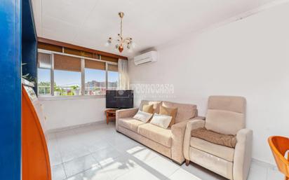 Living room of Flat for sale in Cornellà de Llobregat  with Heating