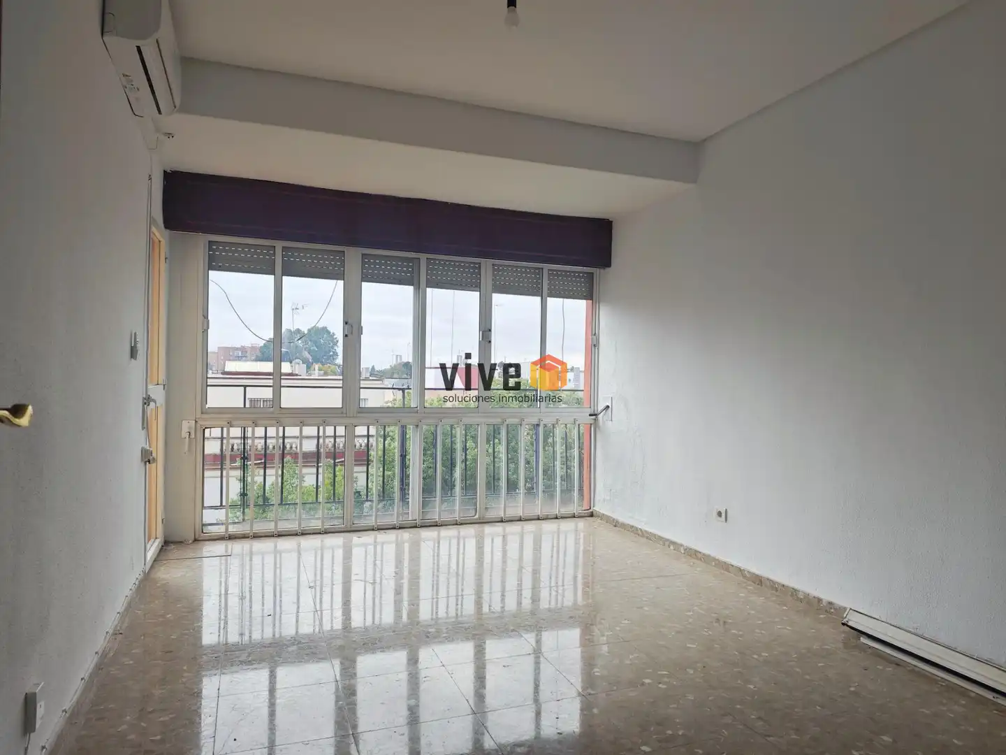 Schlafzimmer von Wohnung zur Miete in Sevilla mit Klimaanlage, Heizung und Terrasse