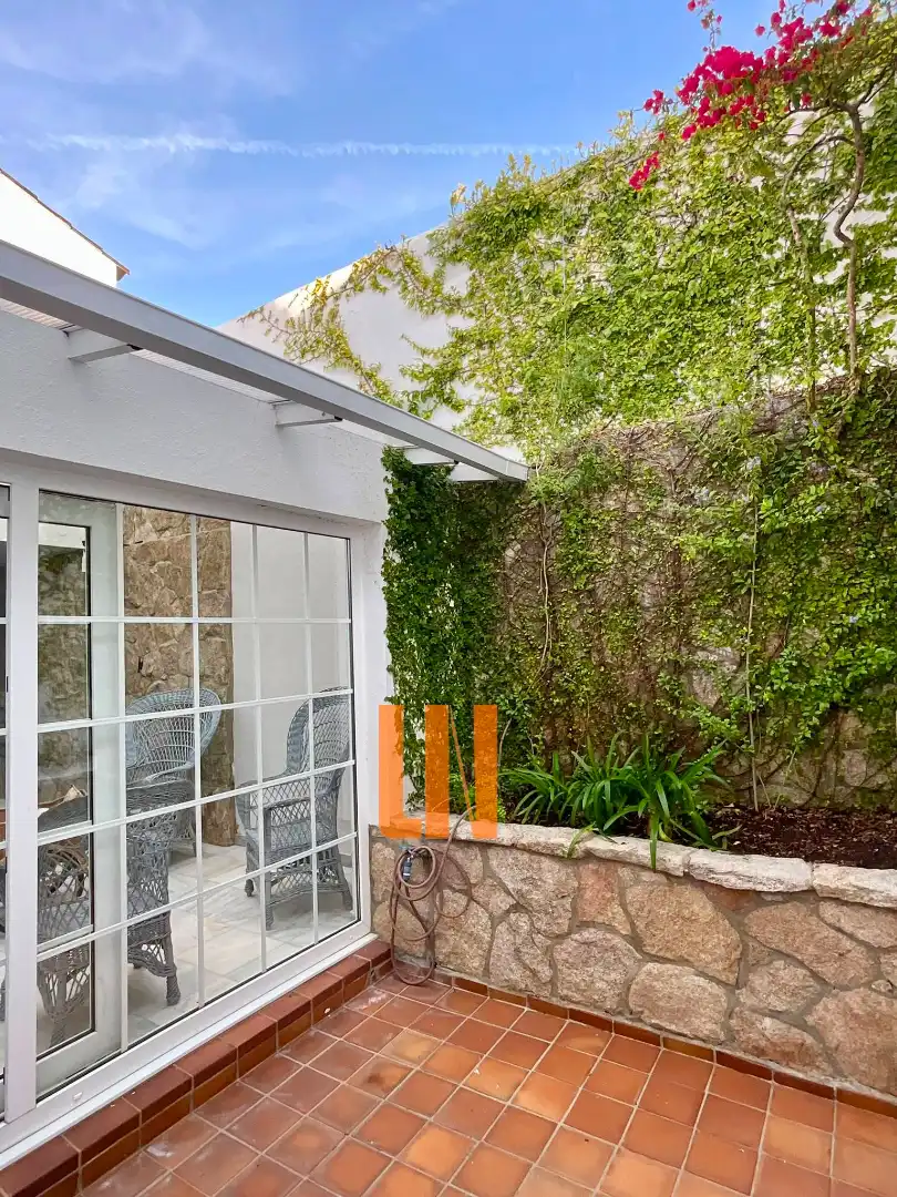 Terrassa de Casa o xalet en venda en O Grove   amb Aire condicionat, Calefacció i Jardí privat