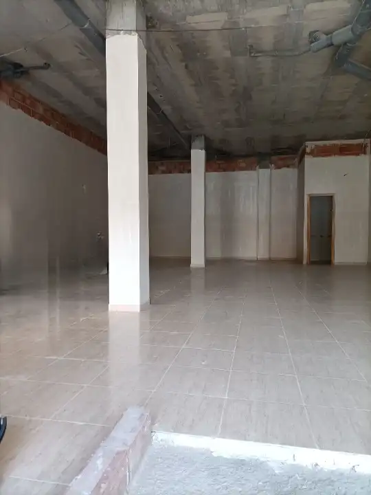 Business premises to rent in Calle Vall de Almonacid 7, imagen 2