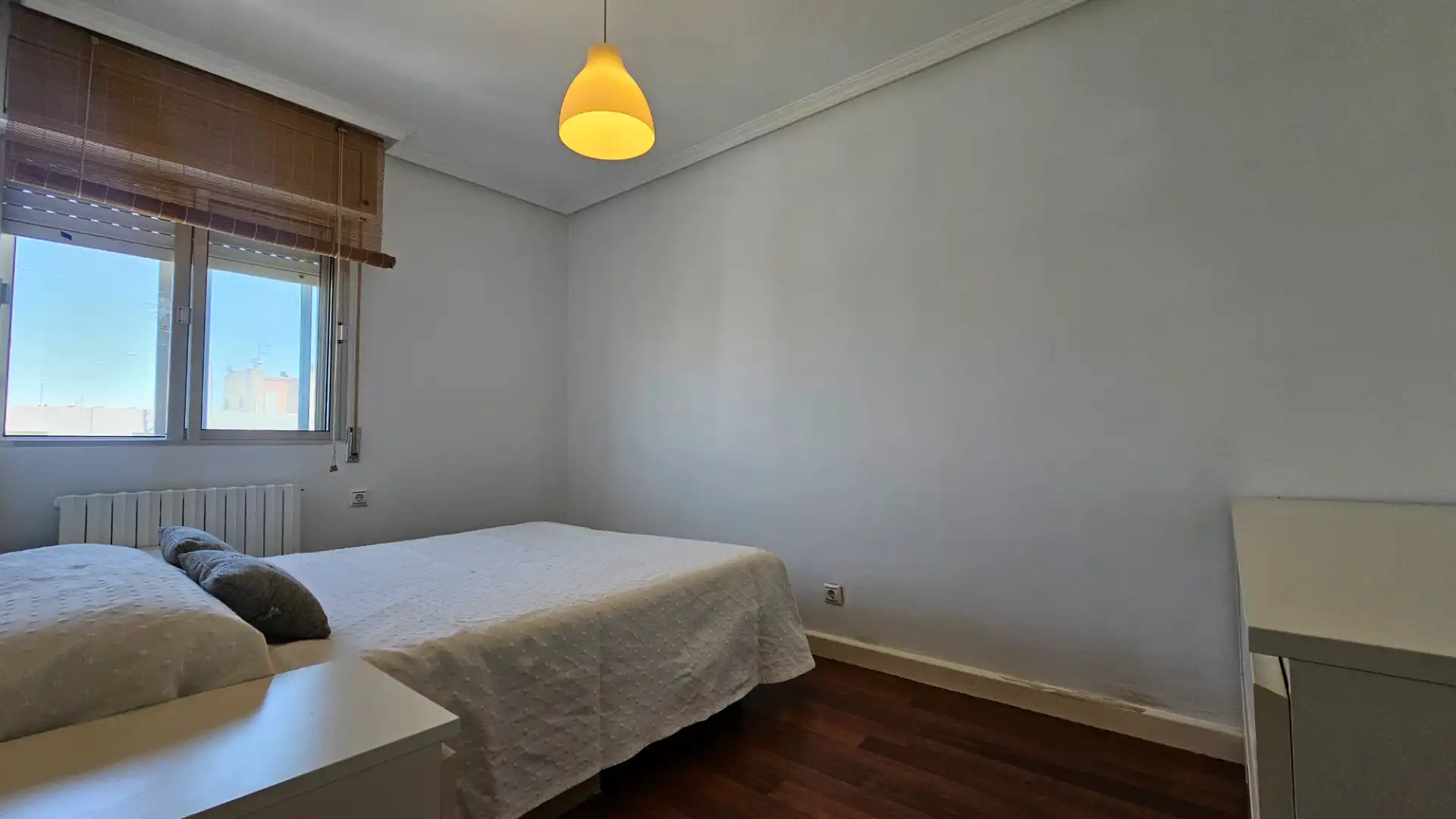 Habitación de Piso en venta en Zaragoza con Calefacción y Amueblado