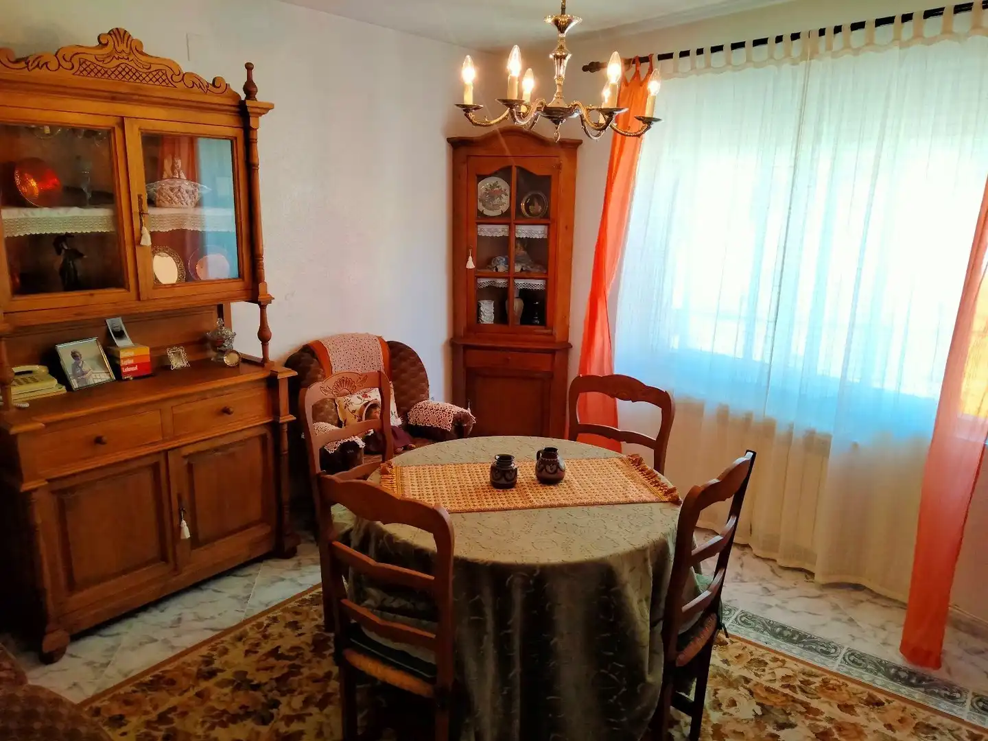 Comedor de Casa adosada en venta en Navacepedilla de Corneja con Calefacción y Trastero
