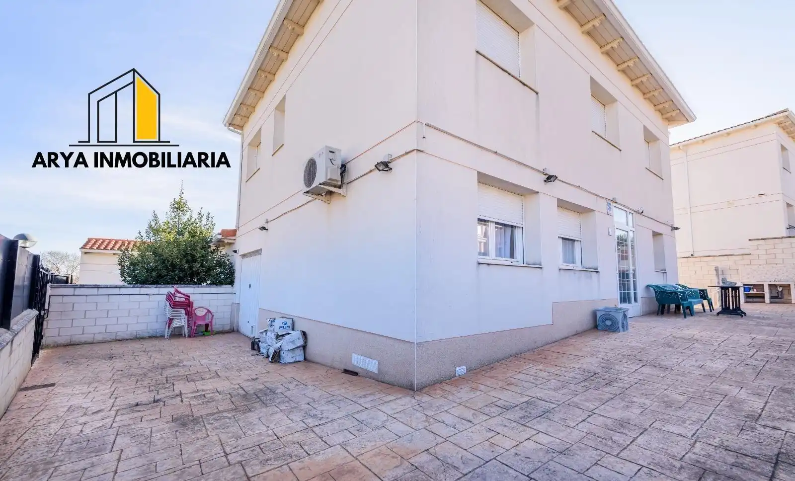Vista exterior de Casa o chalet en venta en Horche con Aire acondicionado, Calefacción y Jardín privado