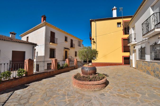 Vista exterior de Casa adosada en venda en Faraján amb Terrassa, Traster i Balcó