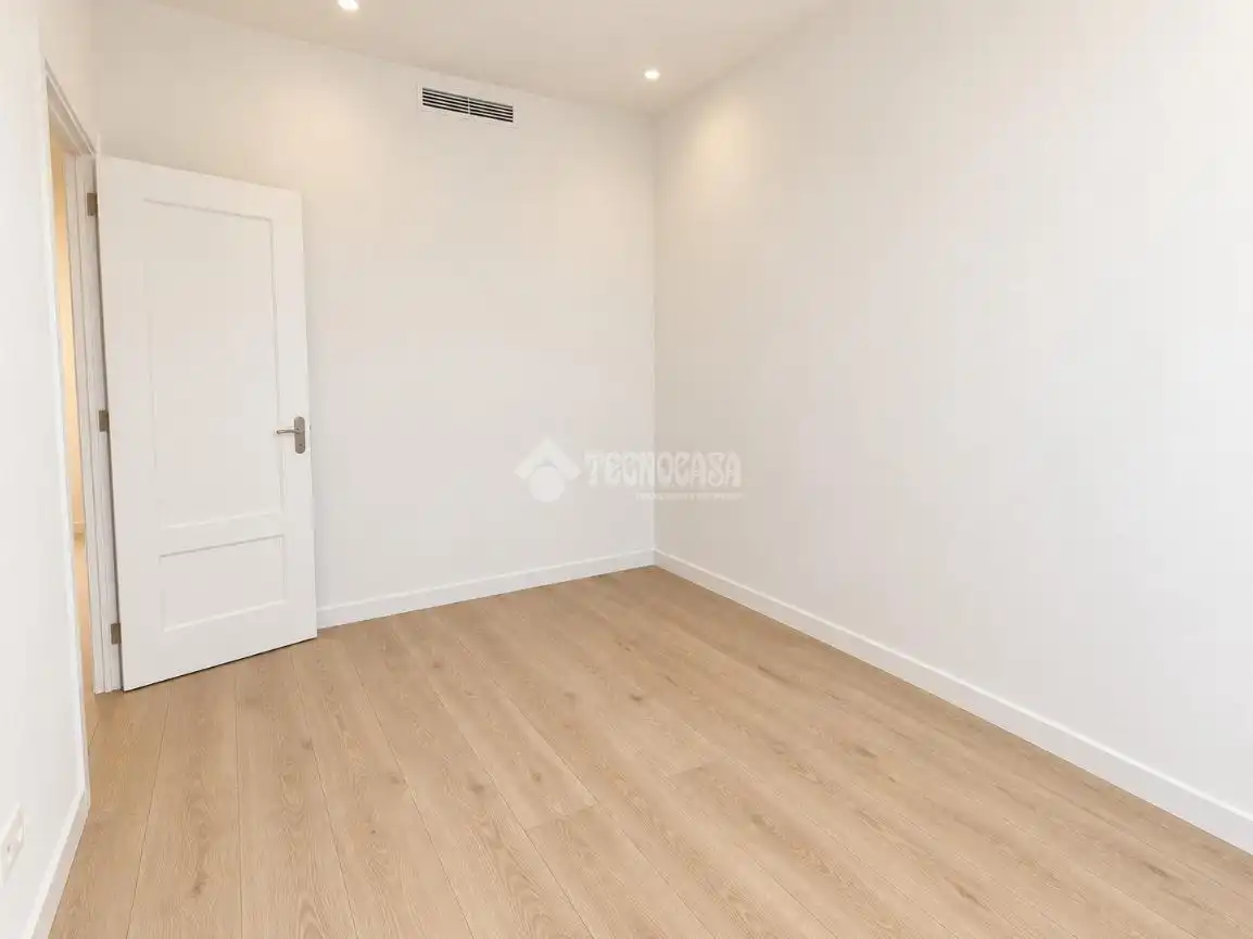 Habitación de Casa adosada en venta en Alcalá de Henares con Aire acondicionado y Trastero