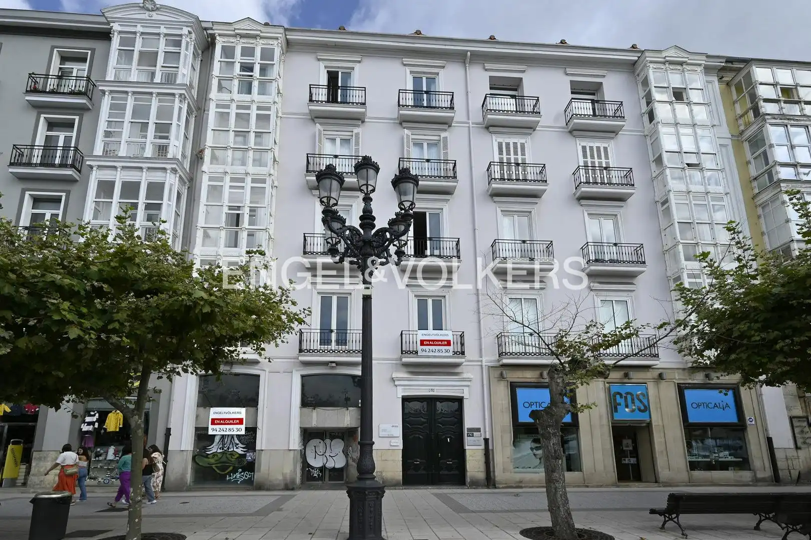 Oficina amb ascensor de lloguer a Paseo de Pereda 32