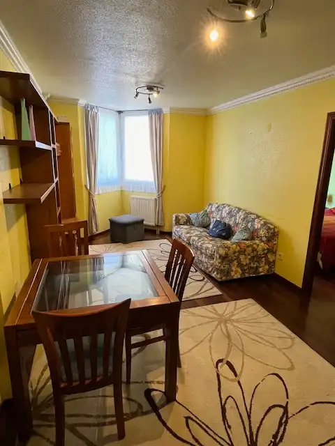 Sala de estar de Piso de alquiler en Santa Cruz de Bezana con Calefacción, Trastero y Amueblado