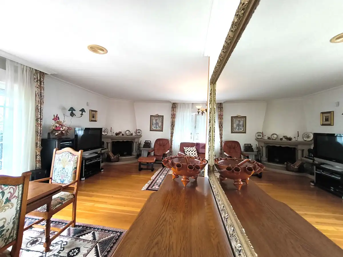 Sala de estar de Casa o chalet en venta en Vilagarcía de Arousa con Calefacción, Jardín privado y Parquet