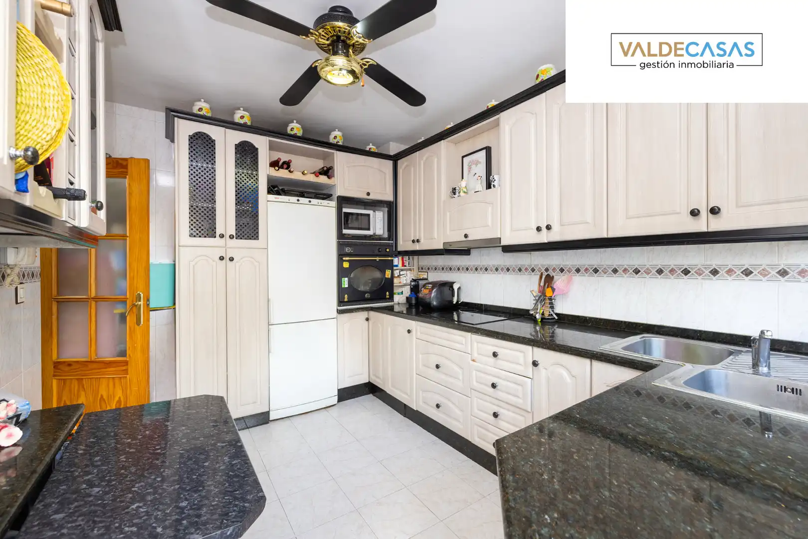 Cocina de Casa adosada en venta en Maracena con Aire acondicionado, Terraza y Horno