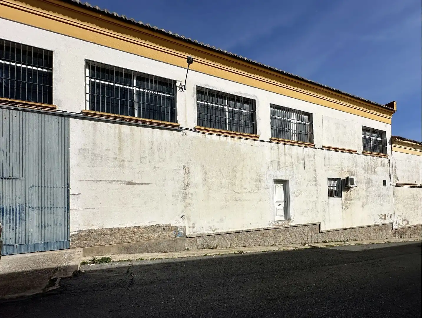 Industrial building to rent in Zona Sur - Av. de España - San Miguel