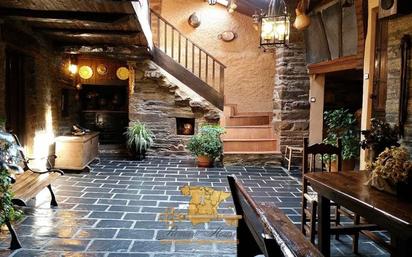 Casa o xalet en venda en Vega de Espinareda amb Aire condicionat, Jardí privat i Terrassa