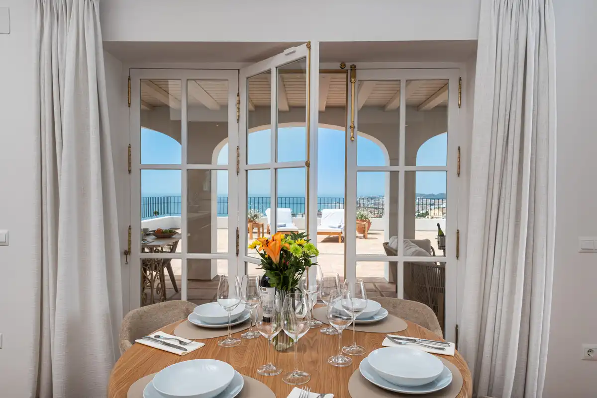 Comedor de Edificio en venta en Fuengirola con Alarma