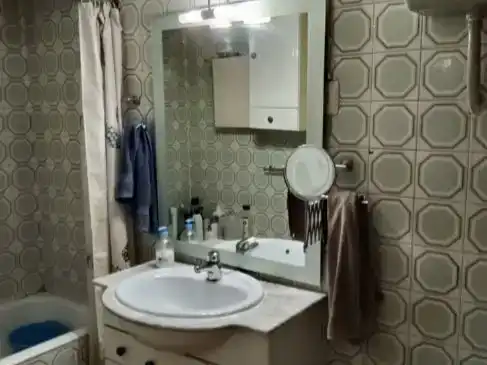 Baño de Piso en venta en Salvacañete con Trastero, Amueblado y Balcón