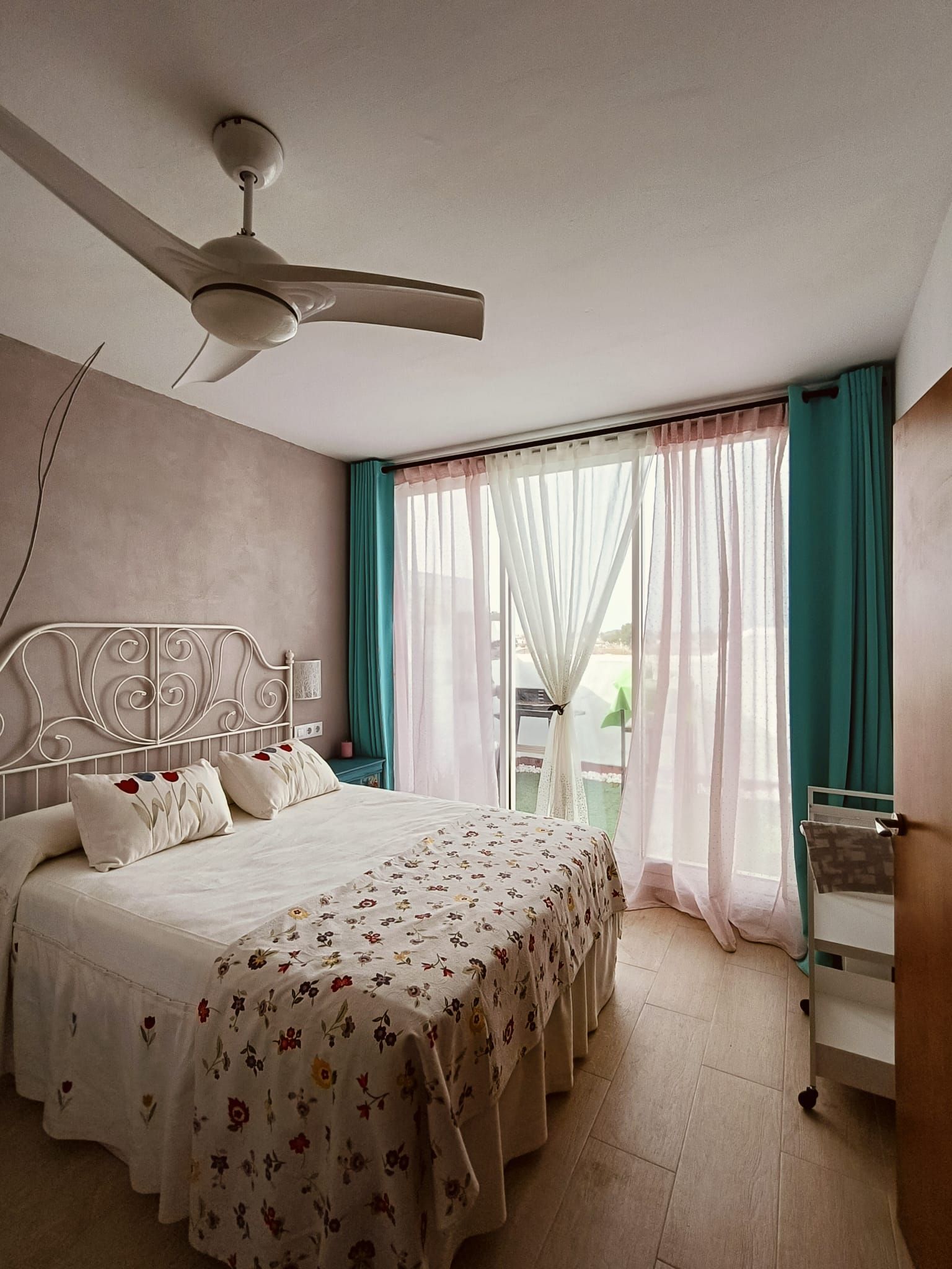 Apartment to rent in Urbanizacion Apartaclub la Barrosa, 4, Los Gallos