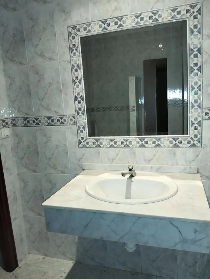 Baño de Nave industrial de alquiler en Sevilla