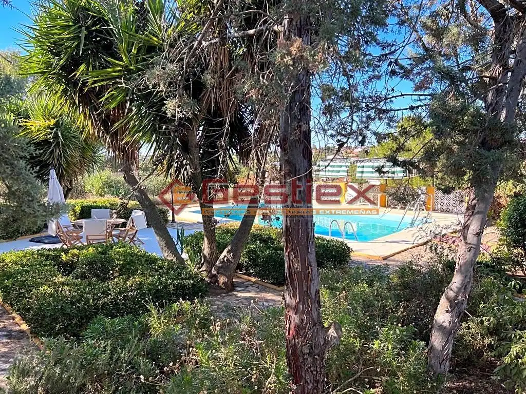 Casa amb piscina en venda a Almendralejo