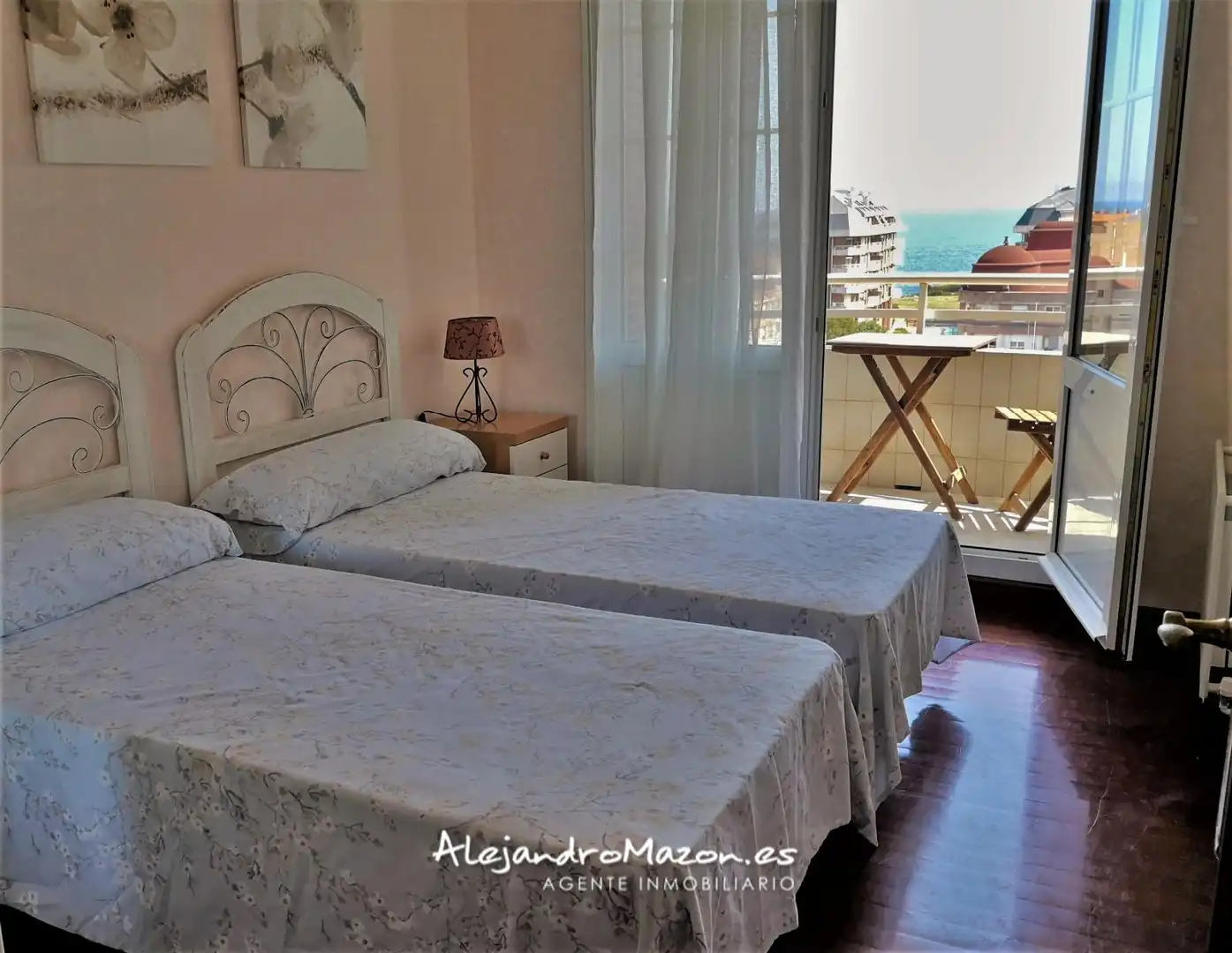 Bedroom of Flat for rent in Castro-Urdiales  with Heating, Terrace and Swimming Pool
