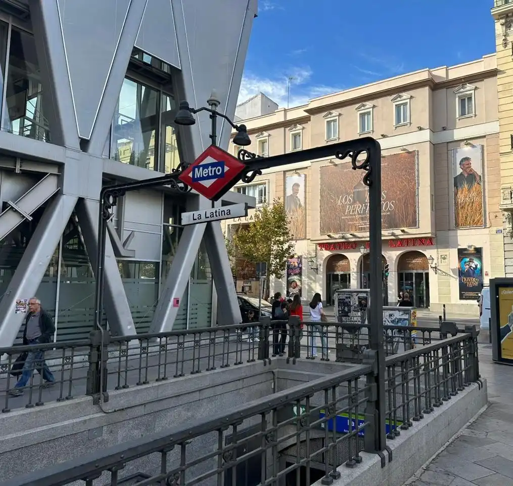 Vista exterior de Piso de alquiler en Madrid con Aire acondicionado, Amueblado y Balcón