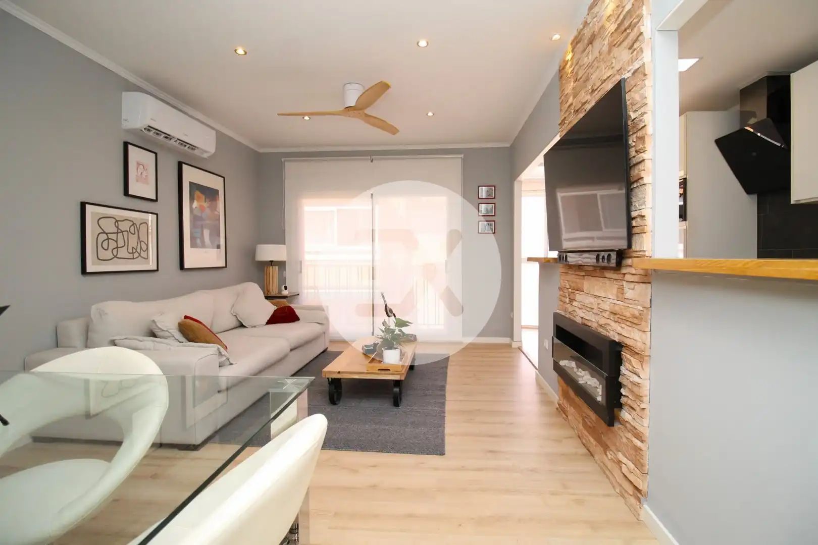 Living room of Flat for sale in Castelldefels  with Air Conditioner, Heating and Parquet flooring